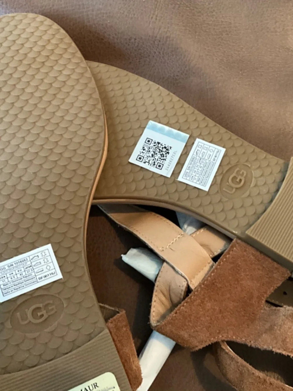 UGG W LECIA sandals NWT W size 11 EU 42